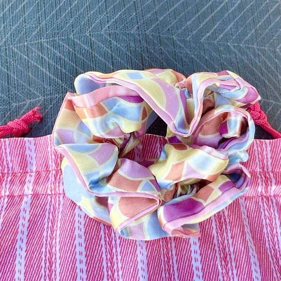NWOT Coach Signature C Scrunchie and Dust Bag. This is RARE.
